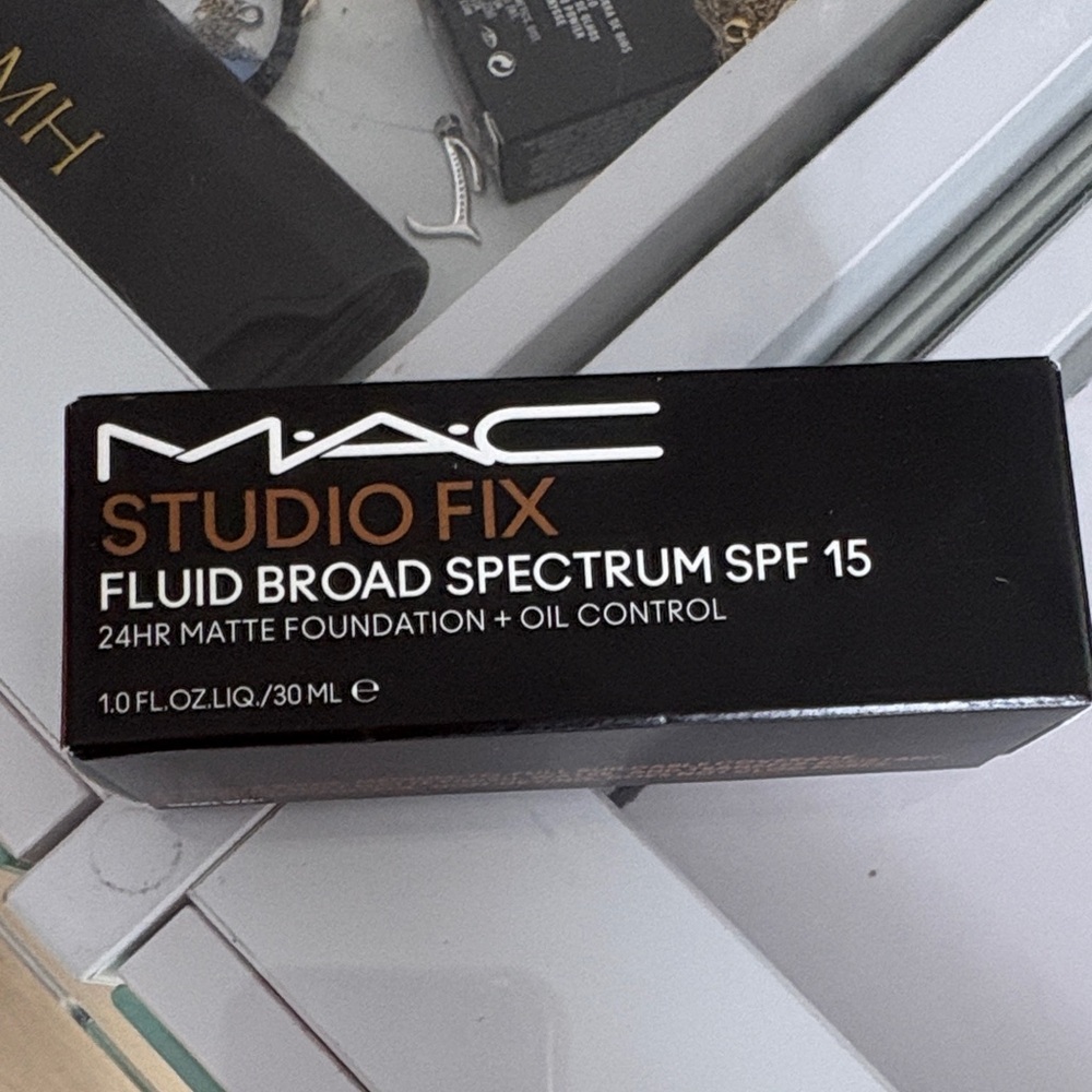 MAC Studio Fix - 24hr Foundation NWT